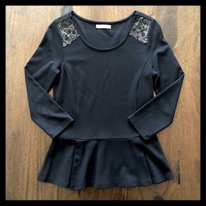 LIKE NEW hinge 3/4 Sleeve Embellished Peplum Top
